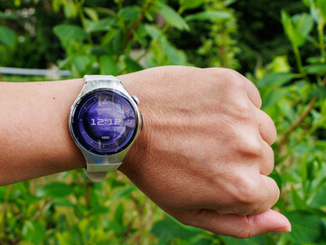 Reloj 5 (42 mm) al aire libre