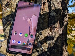 El Google Pixel 8 impresiona con una brillante pantalla OLED de 120 Hz.