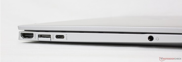 Izquierda: HDMI 2.0, USB-A 5 Gbps, USB-C 10 Gbps con Power Delivery y DisplayPort 1.4, auriculares de 3,5 mm