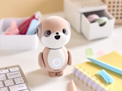 El robot de chat Poketomo de Sharp es un compañero diario de IA que llega a conocerle y responde con conversaciones personalizadas. (Fuente de la imagen: Sharp)