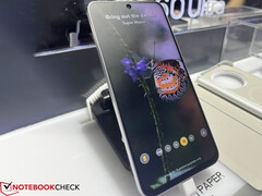 La pantalla actualizada promete eliminar brillos y reflejos incluso bajo la luz directa del sol. En la imagen: el NxtPaper 60 Ultra. (Fuente de la imagen: Notebookcheck)