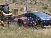 A diferencia del Ford F-150 Tremor, el Tesla Cybertruck no se sobrecalentó mientras remolcaba 10.500 libras por una montaña (Fuente de la imagen: The Fast Lane Truck)