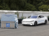 ZF ha estado probando su sistema de frenado por cable en un BYD Han EV, aunque la empresa aún no ha confirmado planes para instalar el sistema en vehículos de producción. (Fuente de la imagen: ZF)
