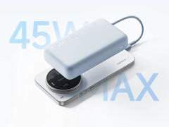 La nueva batería externa de 45 W de Xiaomi cargando un Xiaomi 17 Ultra.