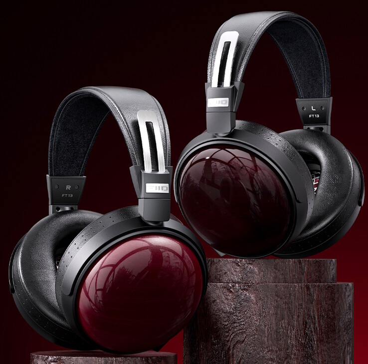 Los auriculares FiiO FT13 vienen con auriculares de madera natural morada o negra. (Fuente de la imagen: FiiO)