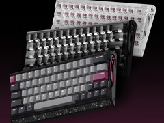Teclado para juegos Iqunix EV63 con efecto Hall en negro, negro con teclas transparentes y blanco con teclas transparentes.