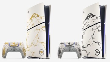La consola PS5 Edición Limitada Ghost of Yotei está disponible en dorado y negro. (Fuente de la imagen: PlayStation)