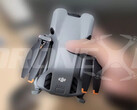 Se espera que el DJI Mini 5 Pro pese menos de 250 g a pesar de sus diversas mejoras de hardware rumoreadas. (Fuente de la imagen: vía DroneXL)