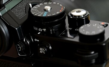 Entre los diales táctiles de la Nikon Zf se encuentra un selector dedicado a blanco y negro. (Fuente de la imagen: Nikon)