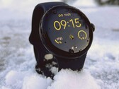 El Pixel Watch 2 recibe una nueva actualización. (Fuente de la imagen: Benedikt Winkel)