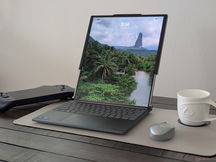 La pantalla extendida tendrá un pliegue cerca del centro muy parecido al de los smartphones plegables o al del ThinkPad X1 Fold 16