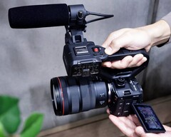 La Canon EOS C50 incluye un sensor de fotograma completo y funciones de vídeo en un cuerpo compacto. (Fuente de la imagen: Canon)