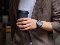 Casio ha puesto a la venta en Europa los relojes de la serie MTG-B4000 (en la imagen, MTG-B4000B-1A2). (Fuente de la imagen: Casio)