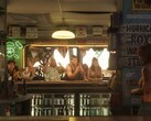 Los seguidores creen que el misterioso personaje podría ser el hermano de Lucía o un pariente cercano.