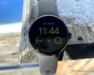El Pixel Watch 4 ofrecerá nuevas características SOS, así como nuevas funciones para los entusiastas del fitness, según una filtración. (Fuente de la imagen: Notebookcheck)