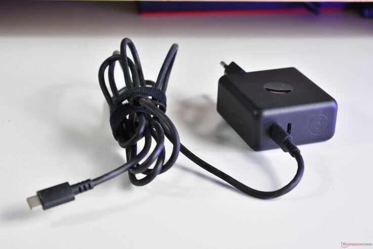 Cargador USB-C de GaN de 100 W de Lenovo para montaje en pared