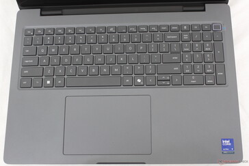 La distribución de las teclas es casi idéntica a la del teclado del Precision 7680