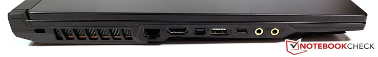Lado izquierdo: Kensington Lock, RJ45, HDMI 2.0, Mini-DisplayPort 1.2, USB-A 3.1 Gen.2, USB-C 3.1 Gen.2, auriculares de 3.5 mm, micrófonos de 3.5 mm