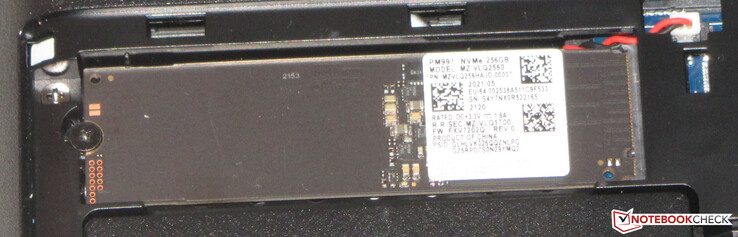 Un SSD NVMe sirve como unidad del sistema.