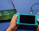 Una Nintendo Switch Lite modificada transmite el juego a través de HDMI a una pantalla externa (Fuente de la imagen: Taki II vía YouTube)