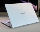 ultrabook de 1 kg con Arrow Lake y excelentes dispositivos de entrada - Honor MagicBook Art 14 2025 Review