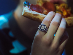 Casio repondrá el Ring Watch CRW001-1 (en la imagen) en EE.UU. el 1 de julio. (Fuente de la imagen: Casio)