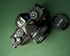 El SG-Image 35 mm f/2,2 se comercializa como un objetivo compacto y versátil a un precio asequible.