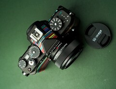 El SG-Image 35 mm f/2,2 se comercializa como un objetivo compacto y versátil a un precio asequible.