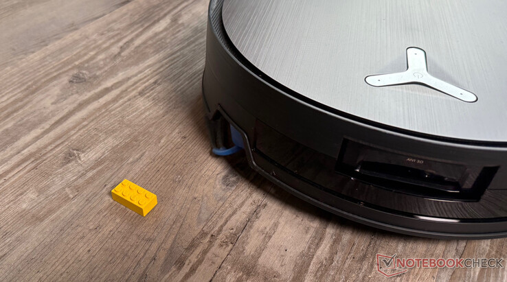 El Ecovacs Deebot X11 OmniCyclone incluso reconoció esta pequeña regleta en la prueba