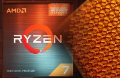 El AMD Ryzen 7 5800X3D parece estar construido para jugar y no para hacer benchmarks sintéticos. (Fuente de la imagen: AMD - editado)