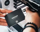 Un modder está transformando discos SSD algo antiguos en cartuchos de videojuegos.