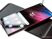 El Galaxy S22 Ultra es el primer smartphone Galaxy S con S Pen incorporado. (Fuente de la imagen: NotebookCheck)