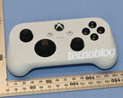El nuevo mando Xbox de Microsoft tiene un factor de forma comparativamente achaparrado.
