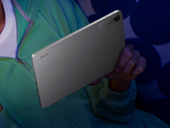 El Redmi Pad 2 9.7, en la imagen, contiene el mismo hardware que el Redmi Pad 2 SE y el Poco Pad C1.