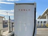 Una pila de Megacharger de Tesla (imagen: RodneyaKent/X)