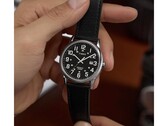 El Timex TW2Y12800JQ viene con una caja de tono plateado de 38 mm.