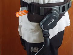 Los motores deben estar alineados sobre las caderas. (Fuente de la imagen: Notebookcheck)