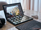 El Zenbook 17 Fold combina una pantalla OLED de alta resolución con procesadores de la serie Intel Alder Lake-U. (Fuente de la imagen: ASUS)
