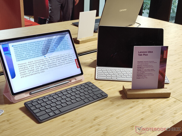 La tableta con accesorios (Fuente de la imagen: Notebookcheck)