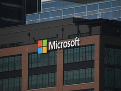 El logotipo/signo de Microsoft en un edificio