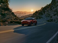El Toyota 2026 C-HR (en la imagen) es un vehículo eléctrico de batería. (Fuente de la imagen: Toyota)