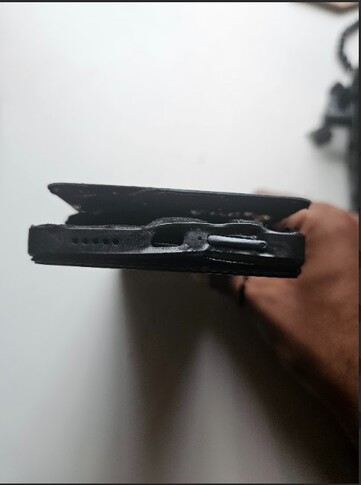 Una captura de la parte inferior del Xiaomi Redmi Note 13 Pro 5G explosionado (Fuente de la imagen: Sri Varshan; captura de pantalla)