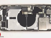 El iPhone 14 Pro Max no es tan fácil de reparar. (Fuente de la imagen: PBKreviews)