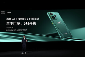 ...mientras que la edición GT7 Aston Martin Edition viene en Dream Green. (Fuente: Realme)