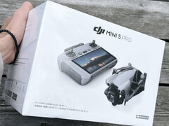 Al parecer, DJI ya ha empezado a enviar unidades Mini 5 Pro al por menor a los influencers. (Fuente de la imagen: Reddit)