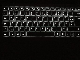 Teclado retroiluminado (brillo máximo)