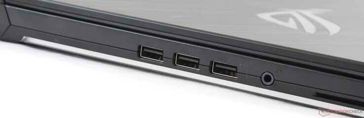 Izquierda: 3x USB 3.1 Gen 1 Tipo A, 3.5 mm audio combinado