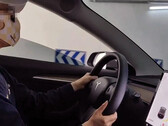 La pantalla Tesla de la Sra. Zheng actuó en una coincidencia aterradora (imagen: Chengdu)