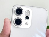 Un "Reno 14 Global Edition" práctico. (Fuente de la imagen: SmartPrix)