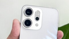 Un &quot;Reno 14 Global Edition&quot; práctico. (Fuente de la imagen: SmartPrix)